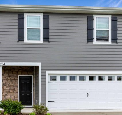 garage and front door at addiction treatment center in Murfreesboro TN